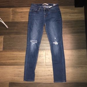 Levi 524 Skinny Jeans